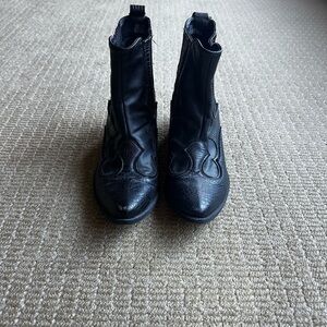 Coconuts by Matisse Black Ankle Booties